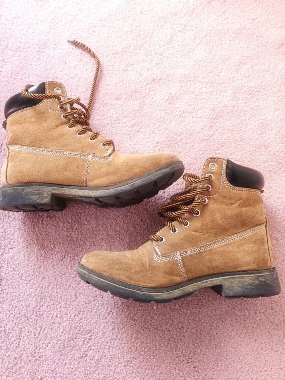 Candies Brown Women's Boots, Size 8.5 medium.
